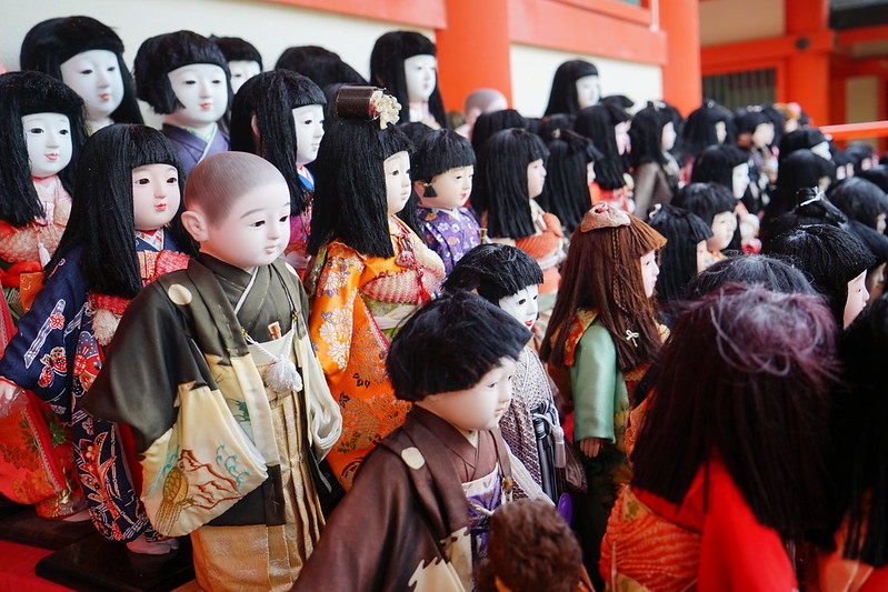 日本神社的传统娃娃不要带走