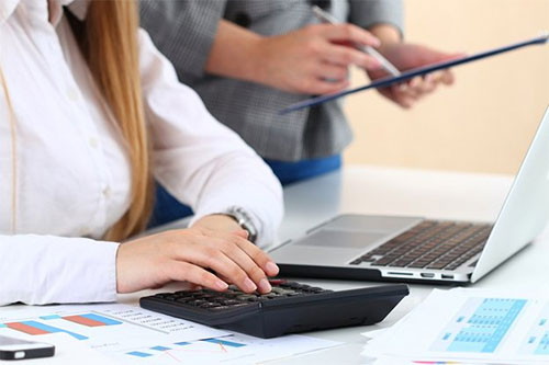 报税前必看!美国五成纳税人请人报税全美收费