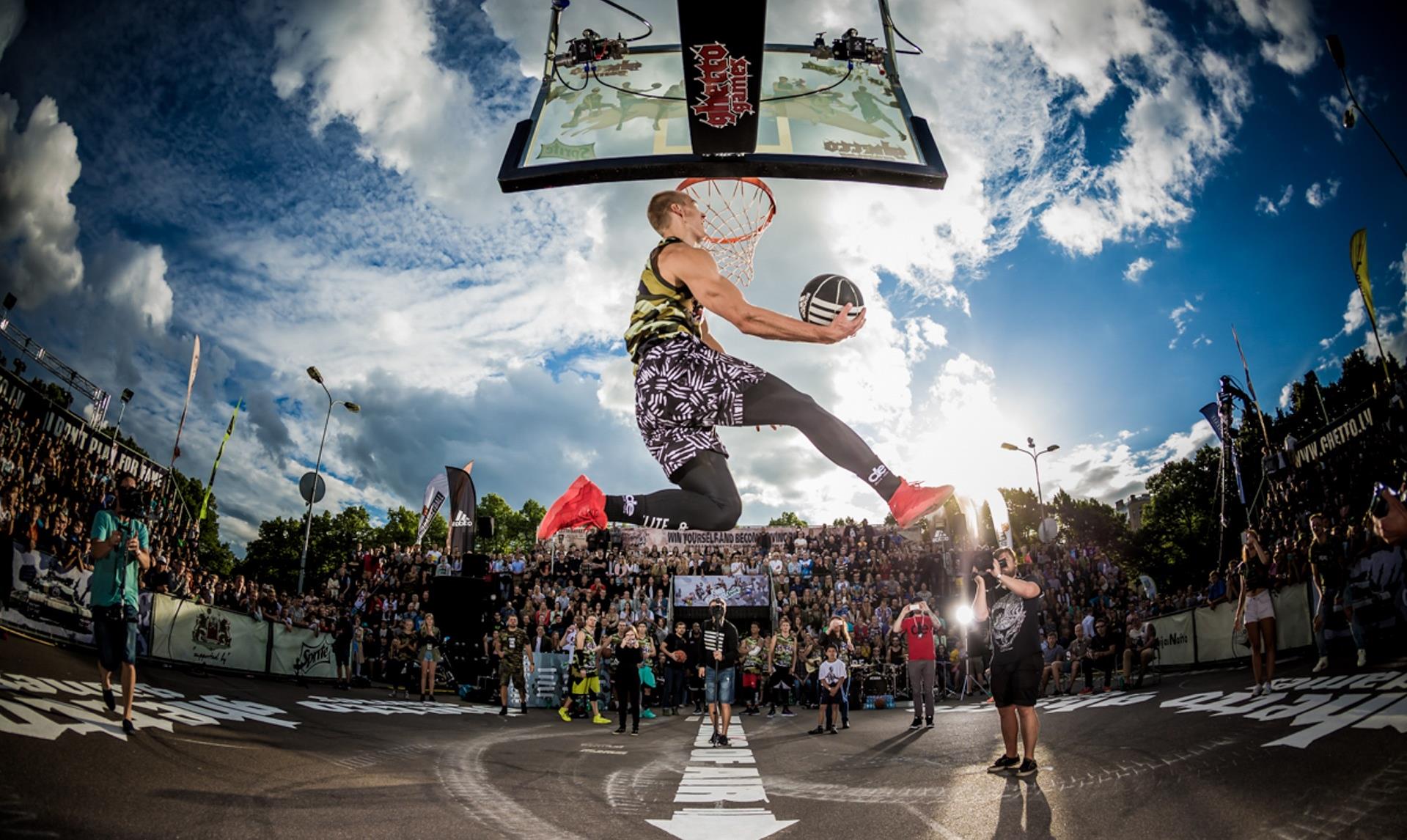 q4 sports dunk contest @ silk show