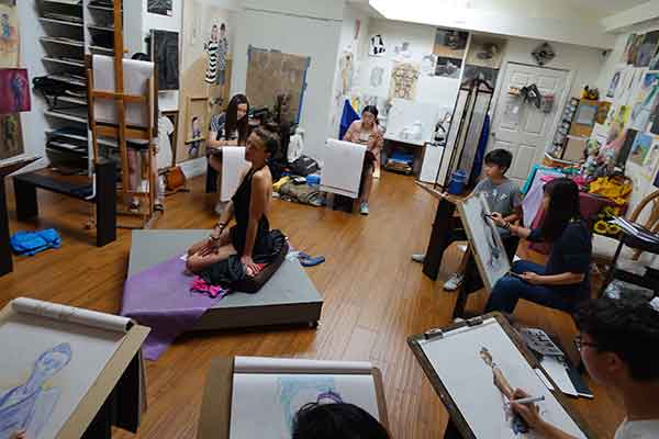 汪老师美术学院8月起增加周末班人体写生课