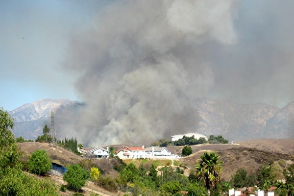 钻石吧突起两场大火 居民受惊吓 纵火人逃跑