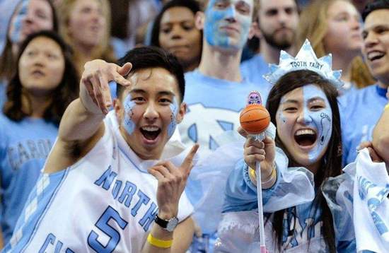 华裔体育不行？美大学体育特招 华裔进名校增多