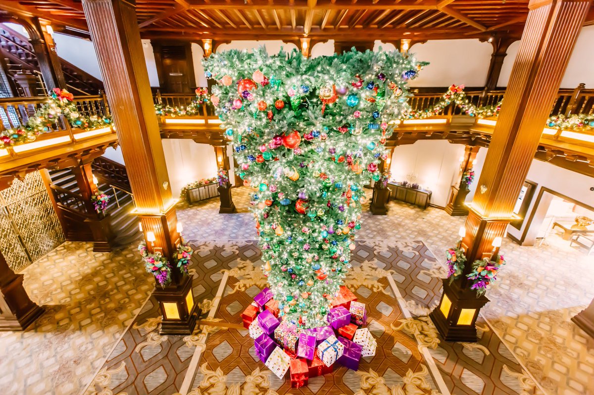 “颠倒圣诞树”是啥？今年圣诞节为何流行这个？