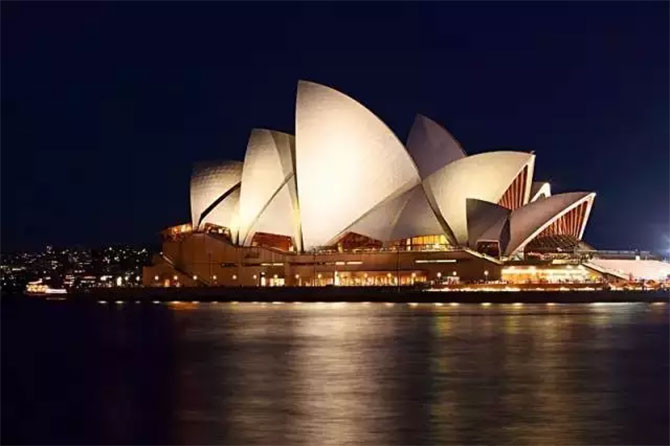 悉尼歌劇院(sydney opera house)於1973年正式落成,2007年6月28日被