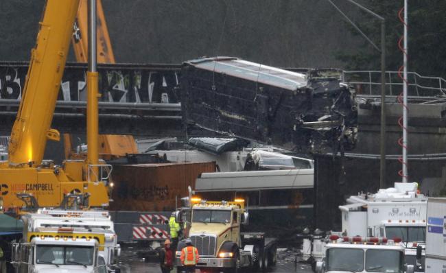 被见习者干扰？美铁列车脱轨或因司机分心所致