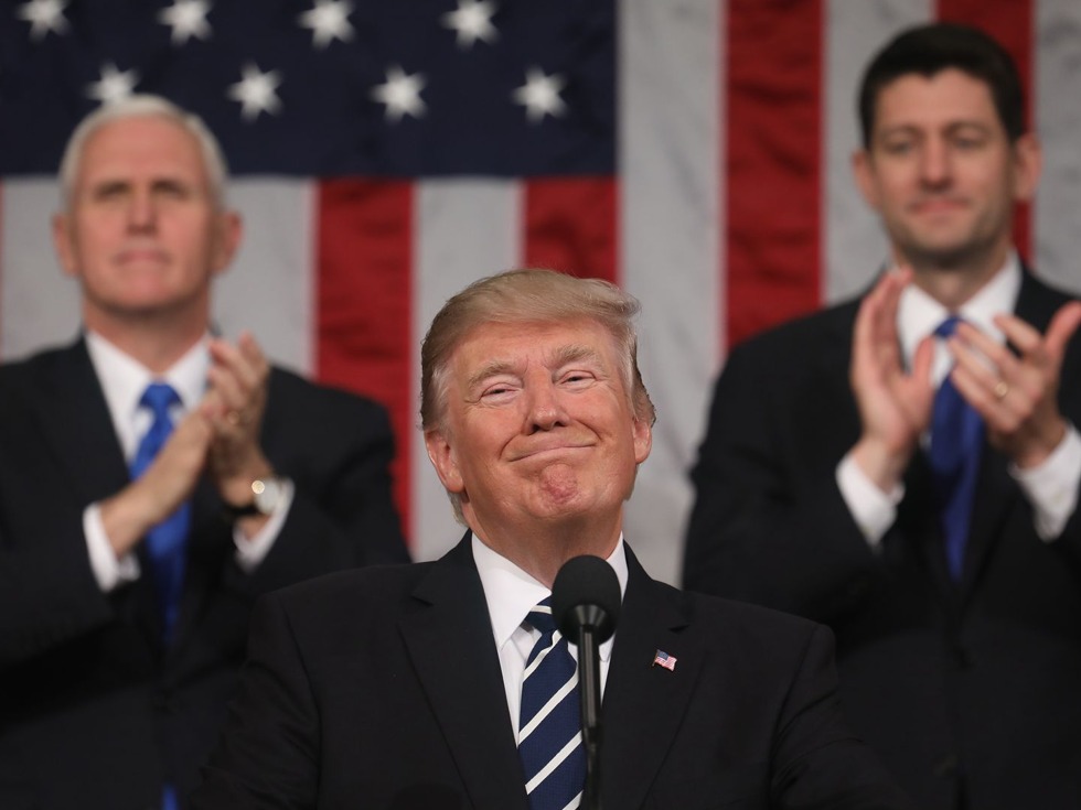 特朗普或推更严厉移民措施：隔离非法移民母子