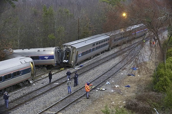 美鐵在南卡州走錯軌撞上另一列車兩美鐵員工喪生百餘人傷