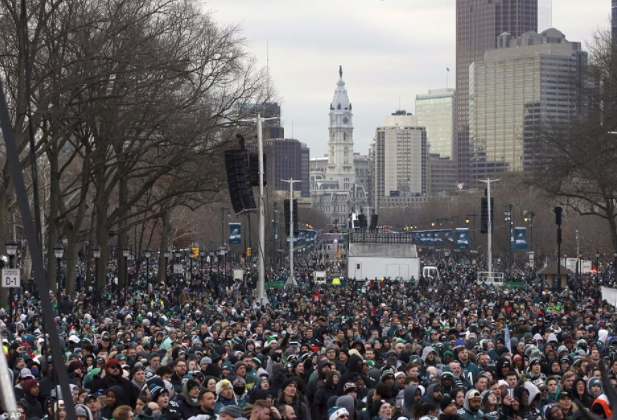 一起來慶祝！老鷹隊超級滑板勝利大遊行整個費城都瘋狂