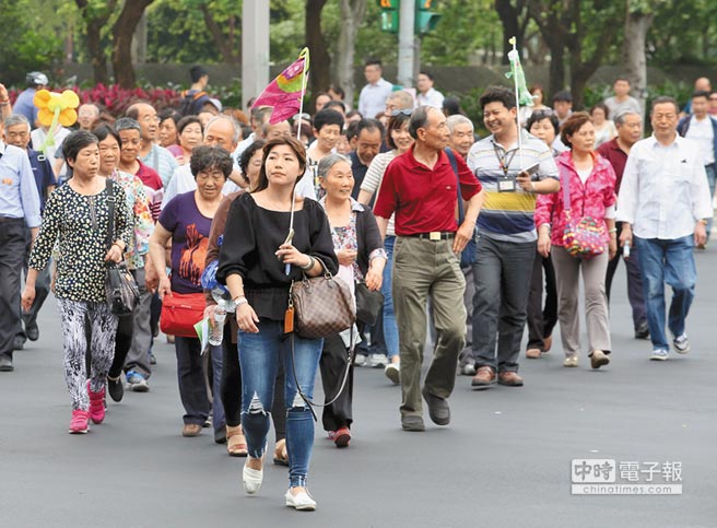 只有5％人口擁護照 美媒預測：陸客5年內征服地球