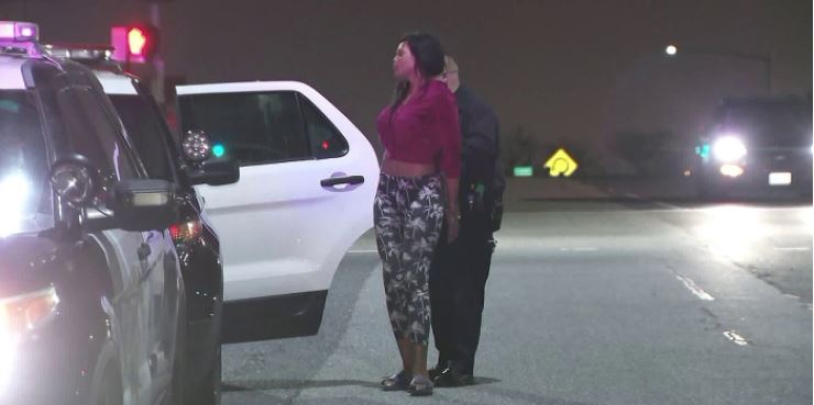 盗取救护车！从洛杉矶市中心逃到奇诺岗，一名女子上演‘侠盗飞车’