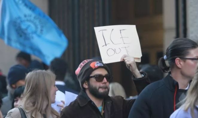 王君宇律師樓：ICE去刑事法庭抓人越發頻繁