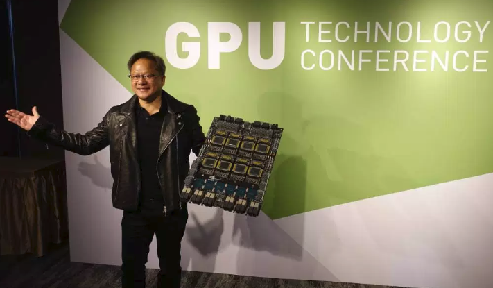 十年后世界将比摩尔定律快 3 万倍，NVIDIA 黄仁勳：唯有 GPU 是未来！