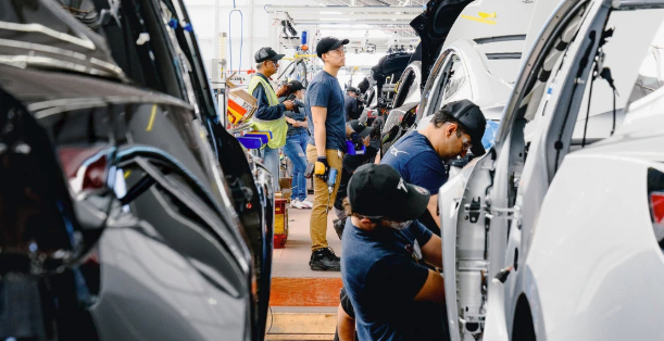 特斯拉办到了，马斯克宣布 Model 3 量产达阵