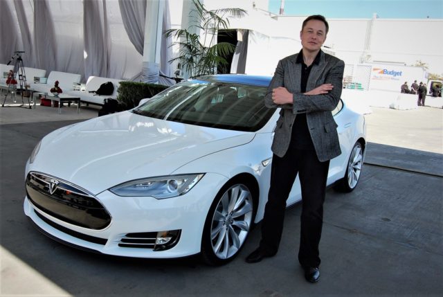 震撼业界！Elon Musk 计划将特���拉私有化，股价暴涨 10.99%
