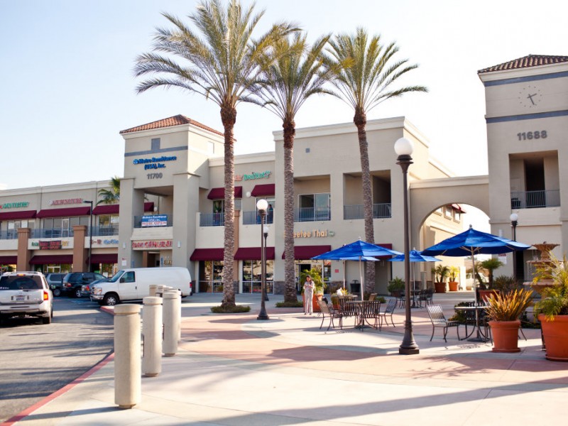 年净收入$2,300,000 | 资深经纪Katherine 经推荐未上市商场!