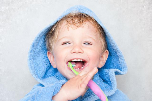 家长如何给宝宝进行牙齿护理？