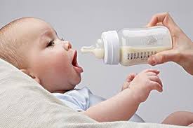 宝宝吐奶正常吗？宝宝为什么会吐奶？看完这篇你就不慌啦！