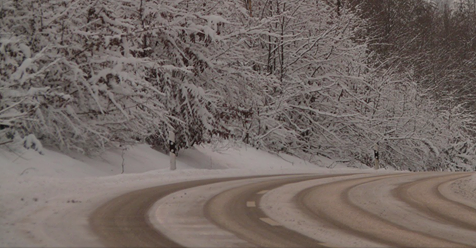 下雪天路上撒鹽對汽車有什麽影響？道格拉斯汽車鈑金烤漆廠