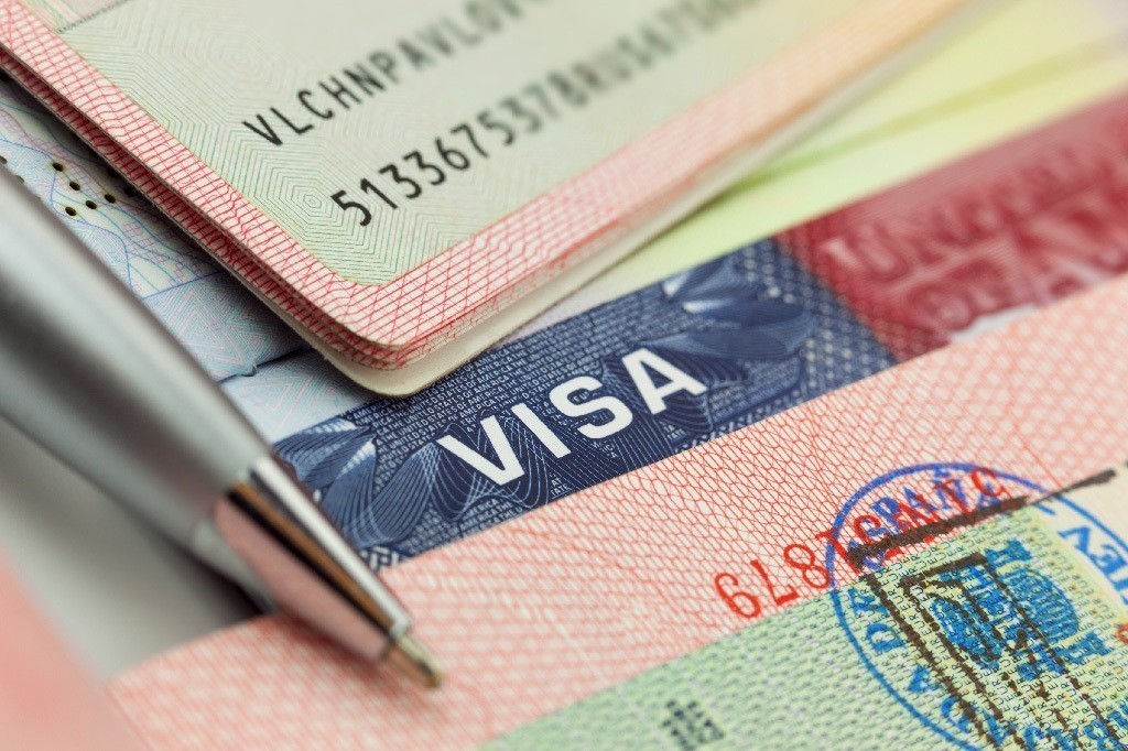 【移民】国务院公布八月份移民排期 亲属移民签证大幅前进