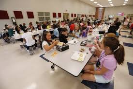 全美1500万小学生食不果腹 如何帮助他们？