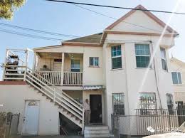 遇上“恶霸”房客，毁房还要索赔30万美元！