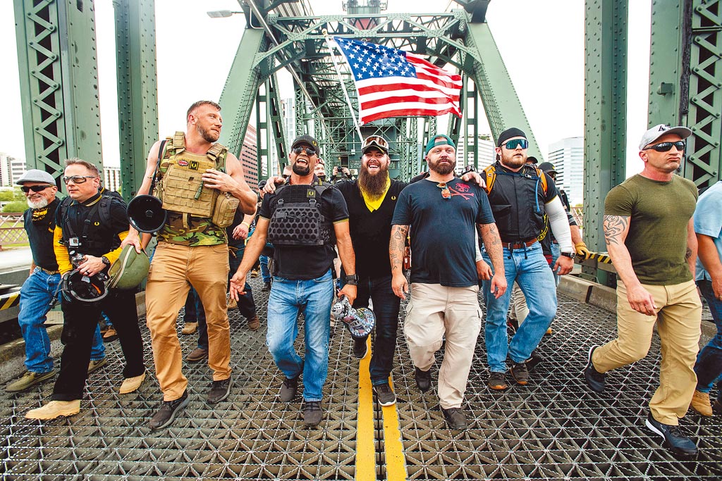 骄傲男孩 被加拿大列入恐怖组织