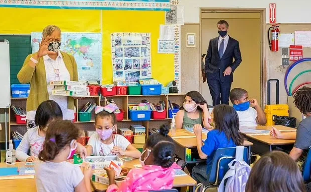 注意！开学第一周，洛杉矶华人区8所学校出现了新冠确诊病例