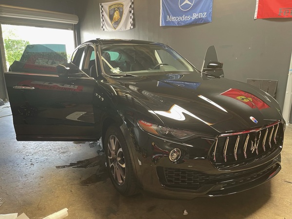 汽车贴膜有什麽好处，防晒膜真的可以防晒？汽车贴 膜后会被开罚单？