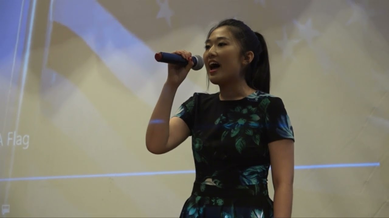 【法律】華裔女孩Beverly Duan高唱國歌迎國慶 | 美国李红律师