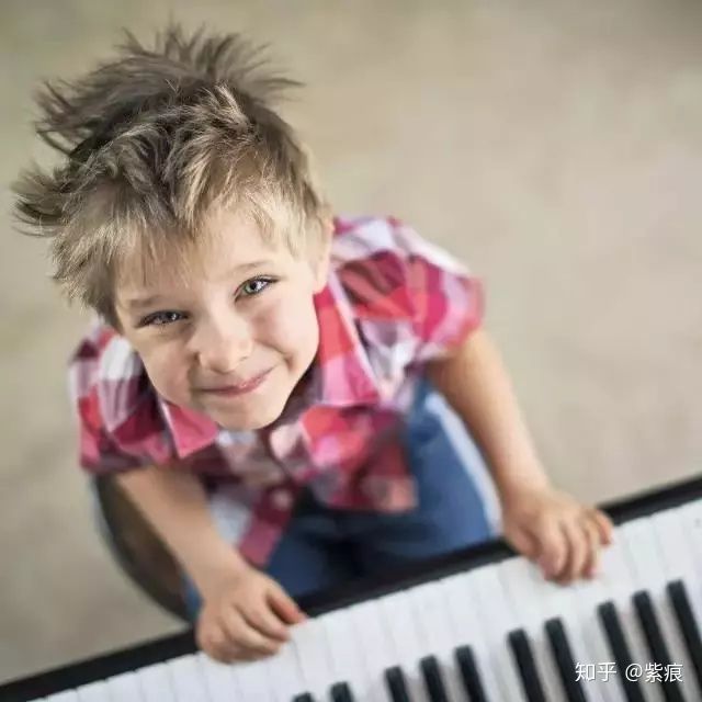 孩子学钢琴参加表演或者比赛，真的很重要