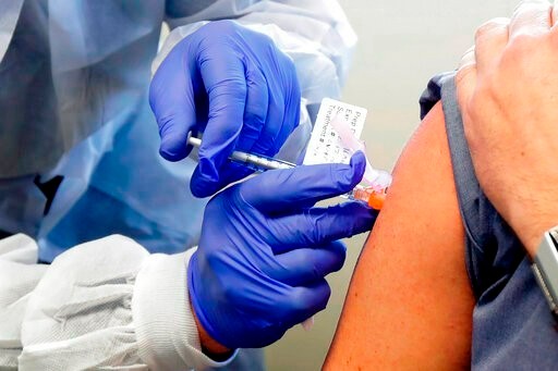 FDA批准更新版新冠疫苗，两款均对EG.5有效