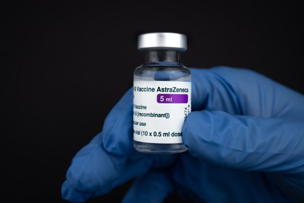 【医疗科技】英国 AZ 药厂遭集体诉讼，首认 COVID 疫苗引发罕见血栓