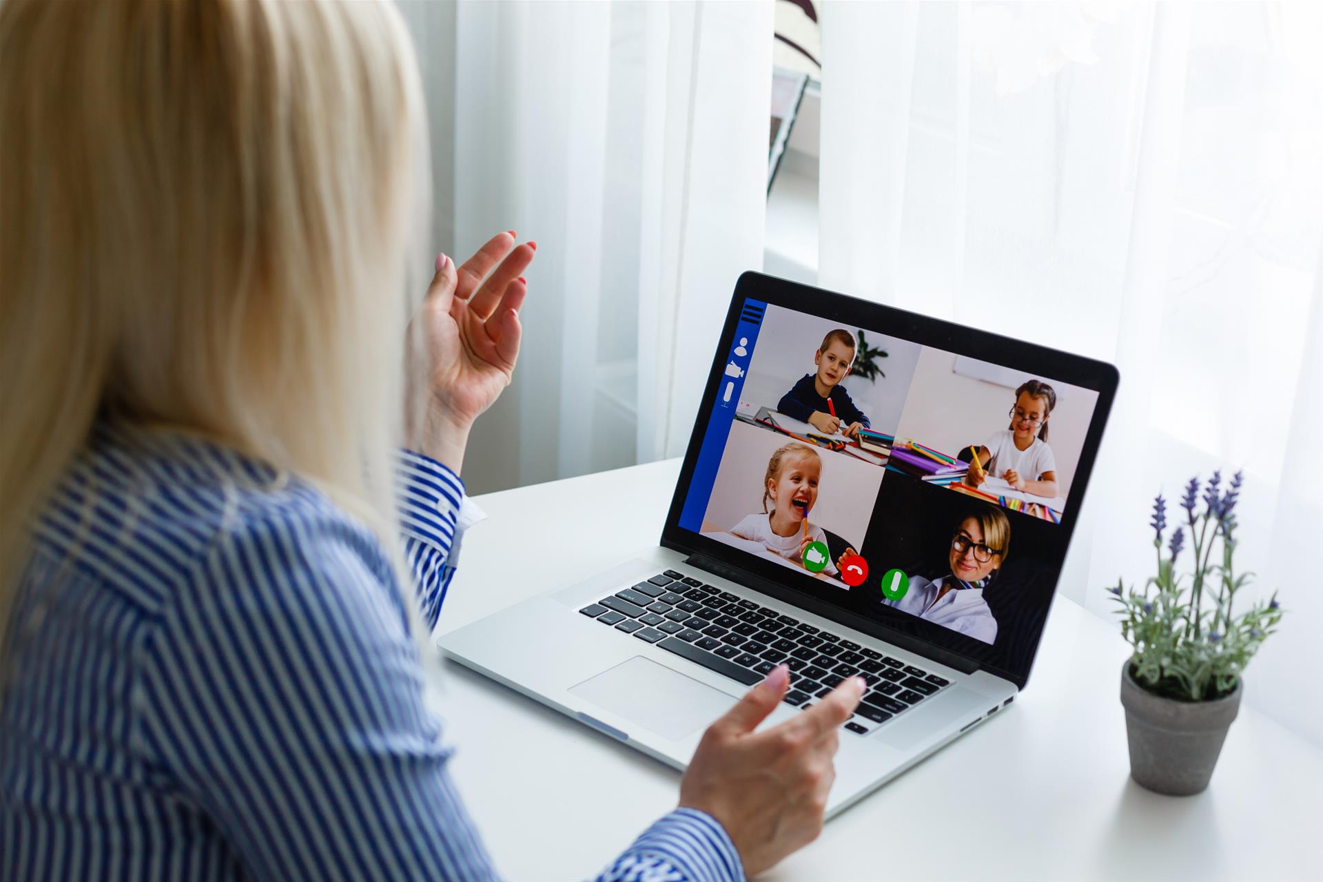 【正式关闭】又一个时代眼泪！Skype 今日正式关闭