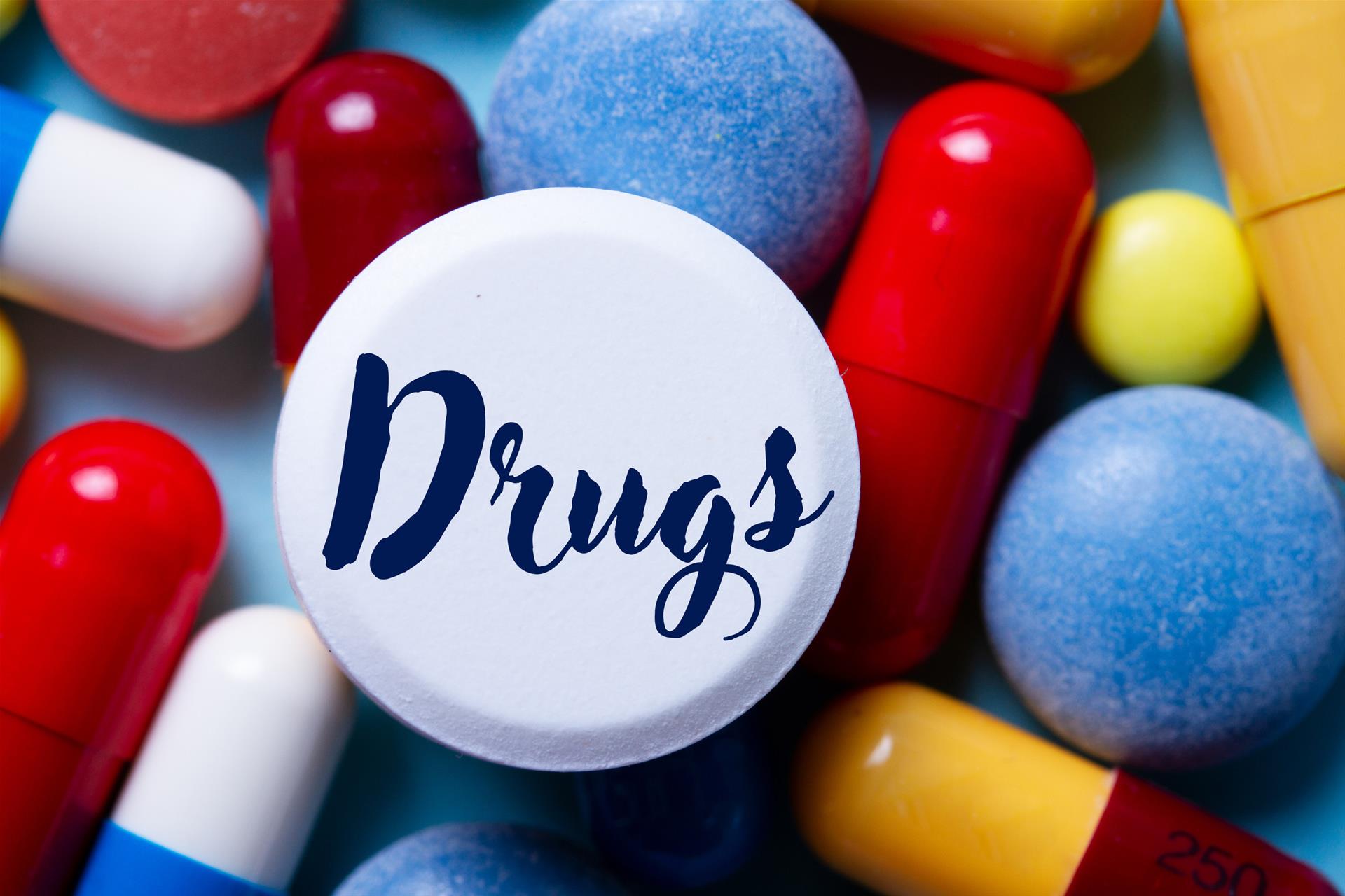 【昂貴罕病藥】藥廠忙著做昂貴罕病藥，美國新藥中位數價格四年來超過倍增