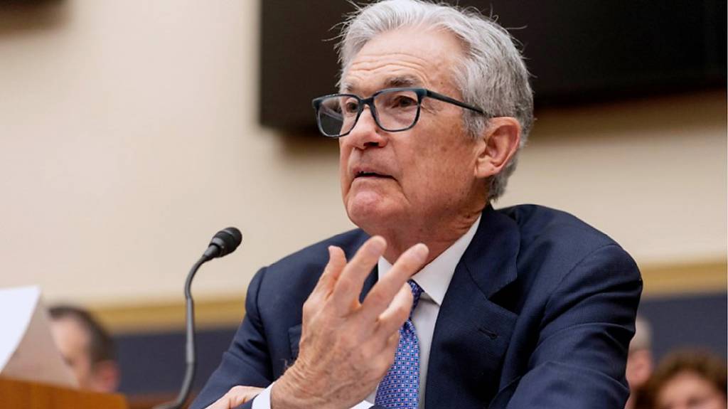 【股匯債三殺】美國總統川普昨傳出寫好鮑爾的「非自願離職通知信」 結果在美國股匯債三殺壓力下 不到1個小時就「TACO」