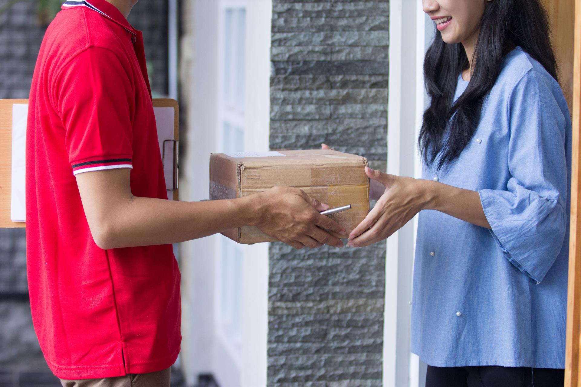 【小額包裹免稅】美國正式終止「小額包裹免稅」！估年增百億美元收入 消費者、中小企業卻倒大楣