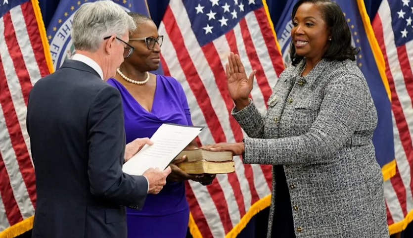 【提告川普】她獨自扛起美國經濟未來？！聯準會唯一女性黑人理事提告川普，庫克挺身捍衛央行獨立最後防線