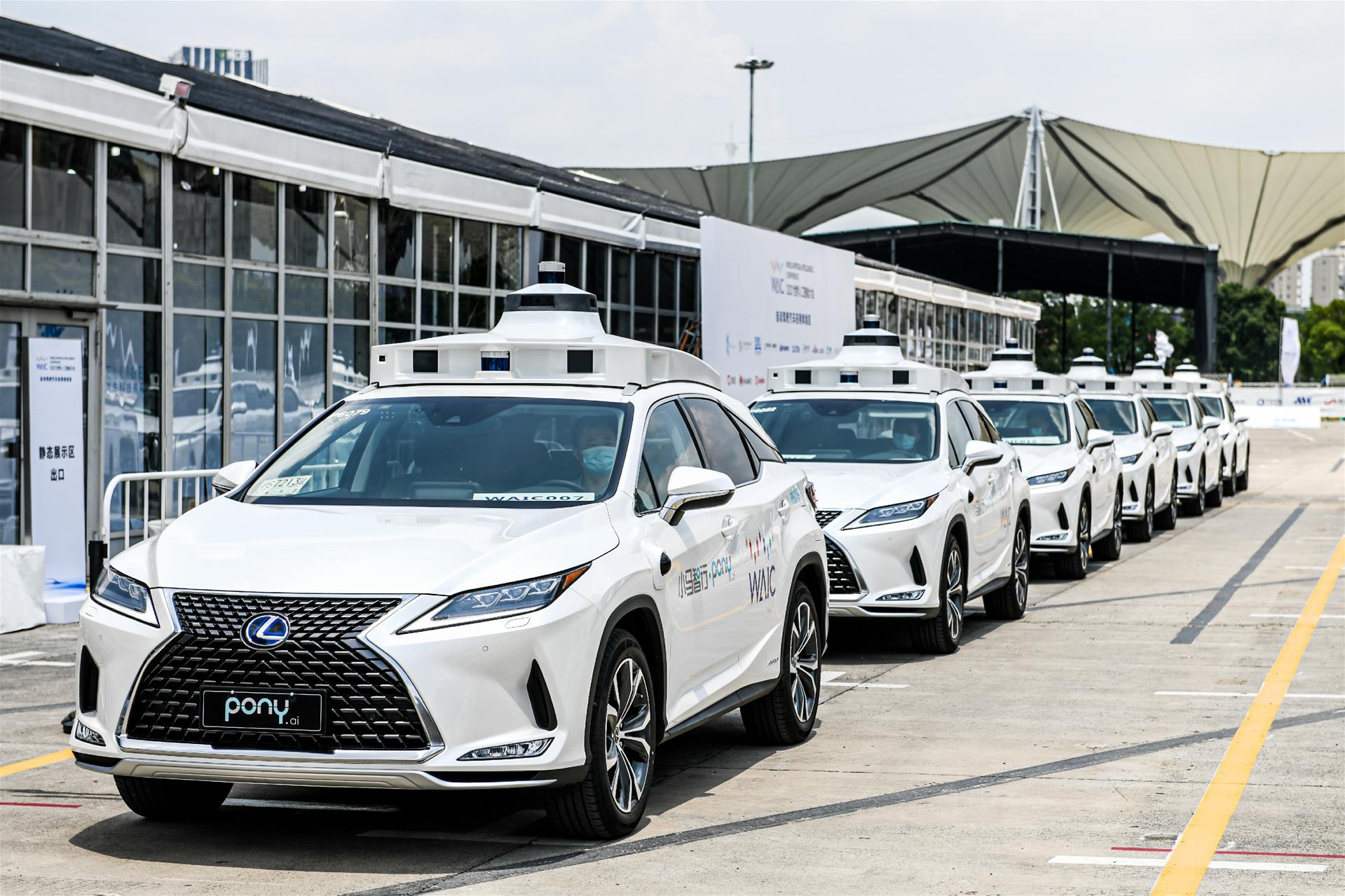 【無人駕駛】美國落後了！經濟學人：中國RoboTaxi有「2大優勢」，率先衝進無人駕駛新時代？