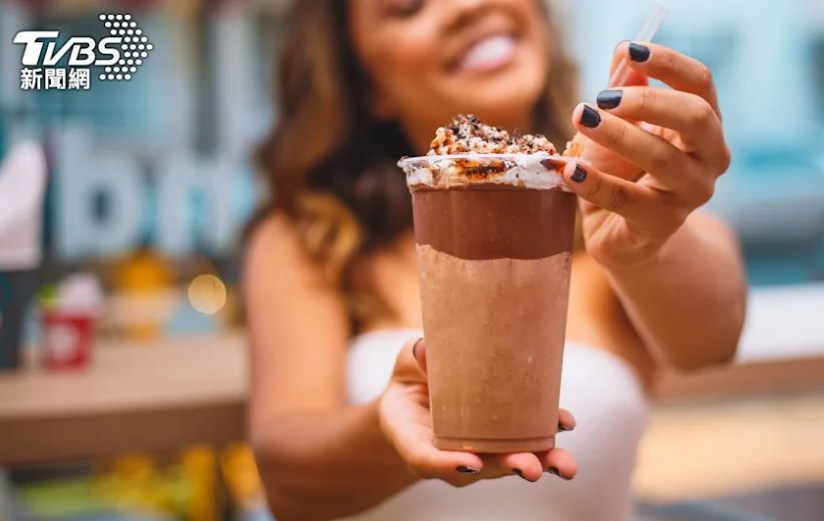 【最夯奶昔】LA最夯奶昔！ 美國新餐廳「排隊8小時」只為這一杯