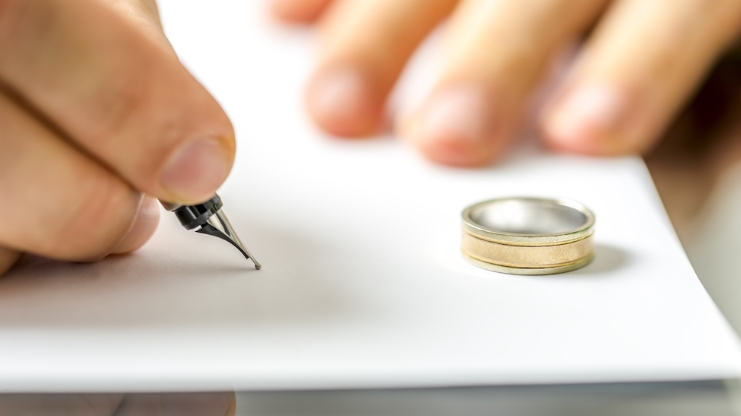 【法律】亚洲第一美，结束婚姻重启人生 | 劉美芳律師事務所