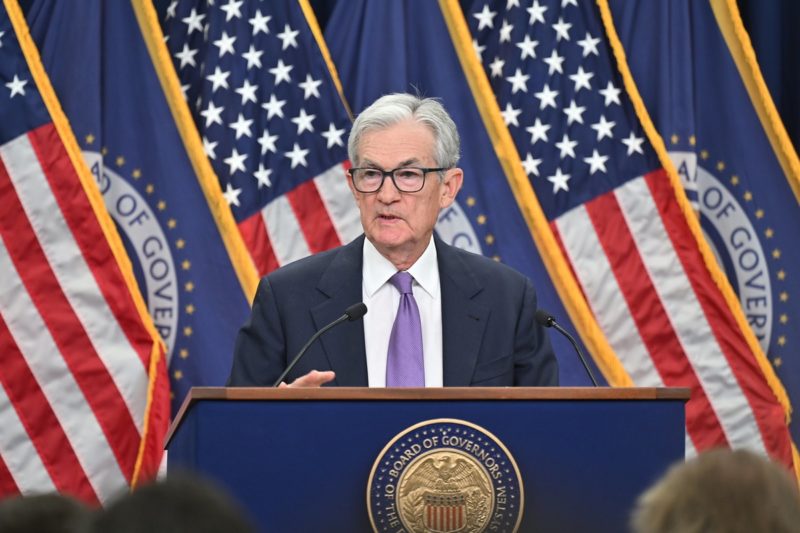 【人力资源】鲍尔：美国每月实际流失 2 万份工作 通膨是暂时的