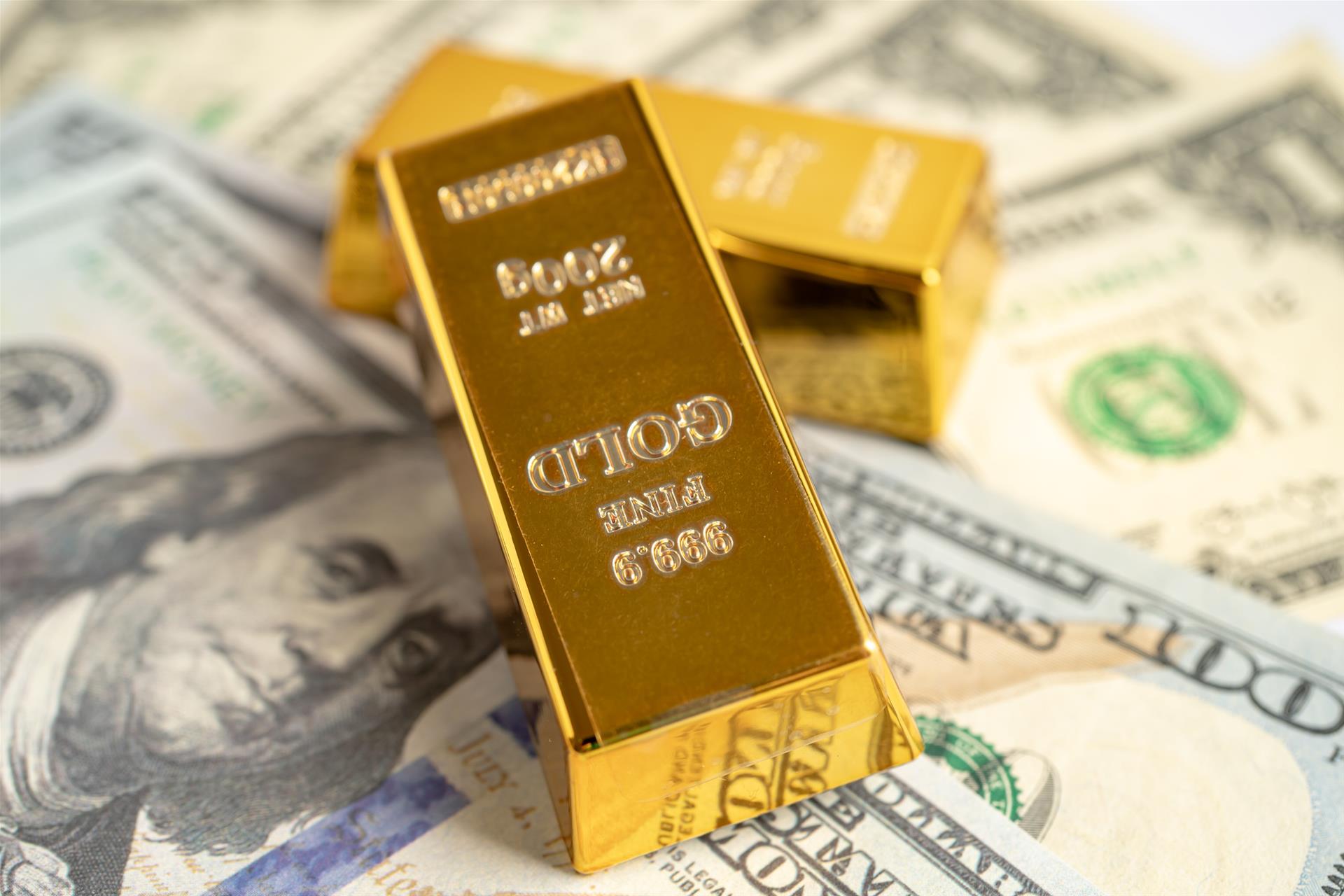 华尔街大跌！关税升级+AI恐慌，黄金狂飙