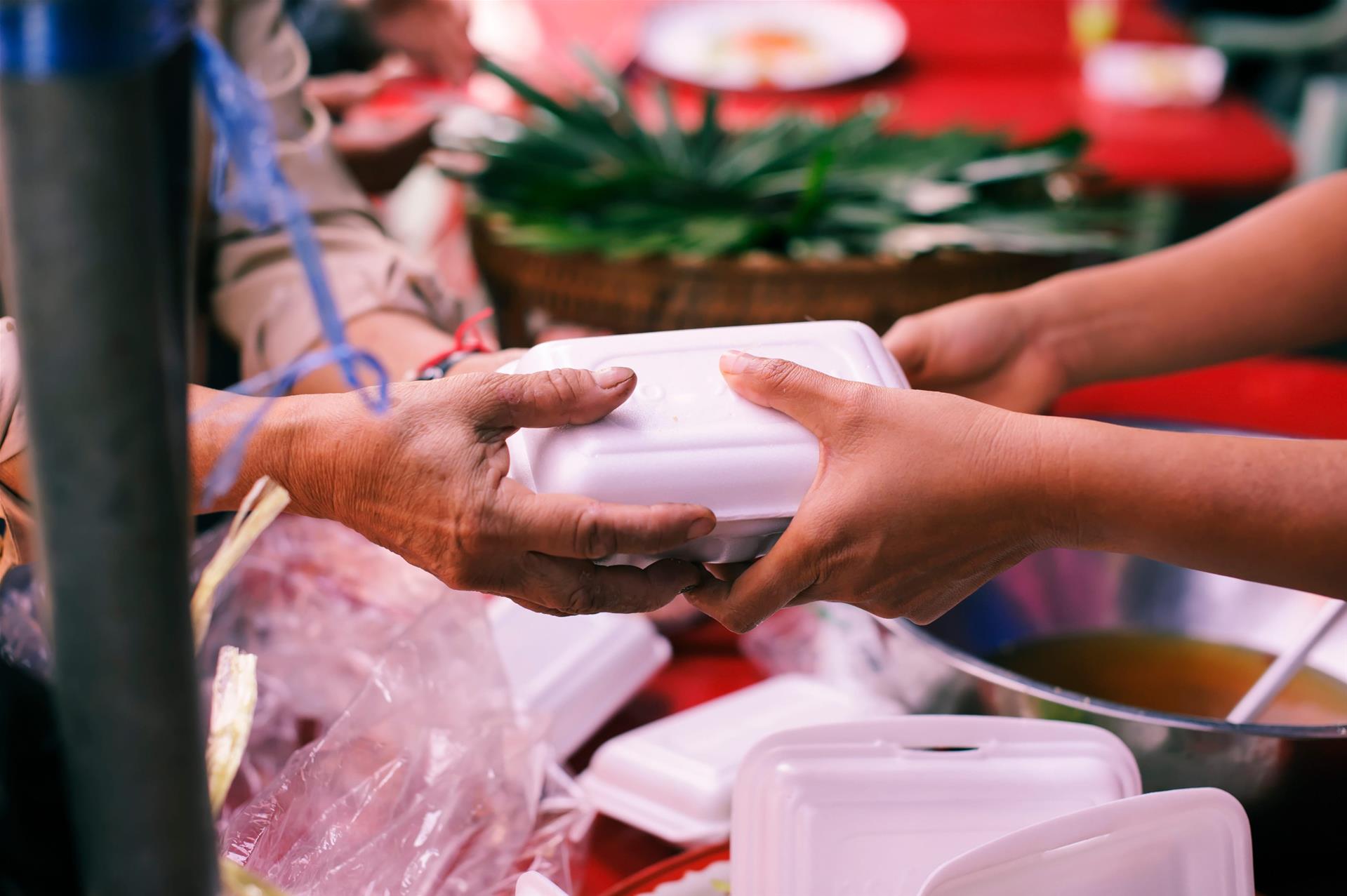 洛杉矶发放50万美元紧急食品补助：哪些人可申请？如何领取？一文看懂