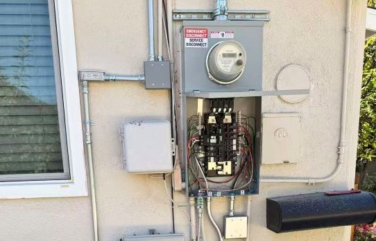 【電工】太平洋电气工程公司 , 帮客户升级电表箱一次性通过city hall 检查 ！