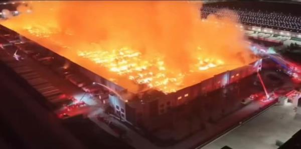 【安保】安大略刚发生的火灾导致上百万尺的建筑物和货物的损失 | 洛城警卫安保公司