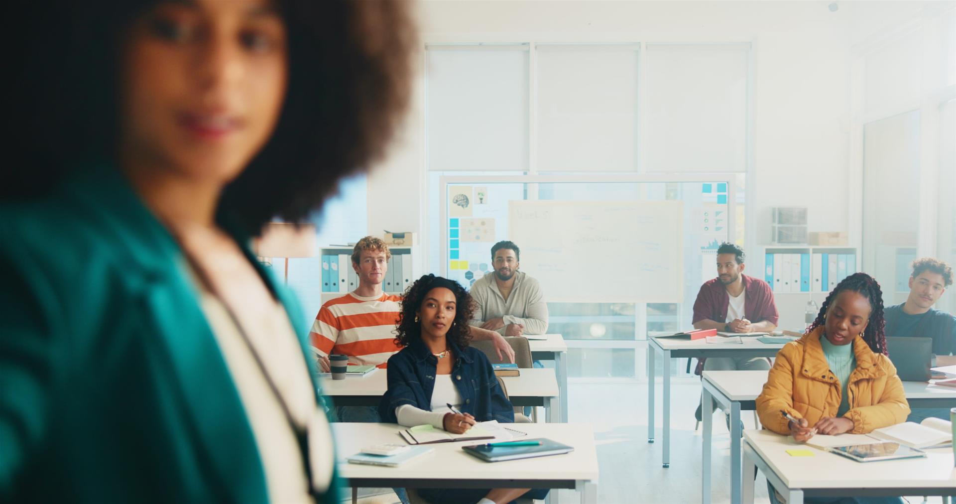 美国中学老师发声：家庭教育在弱化 可家长认为学校基础教育不足 到底哪方对？