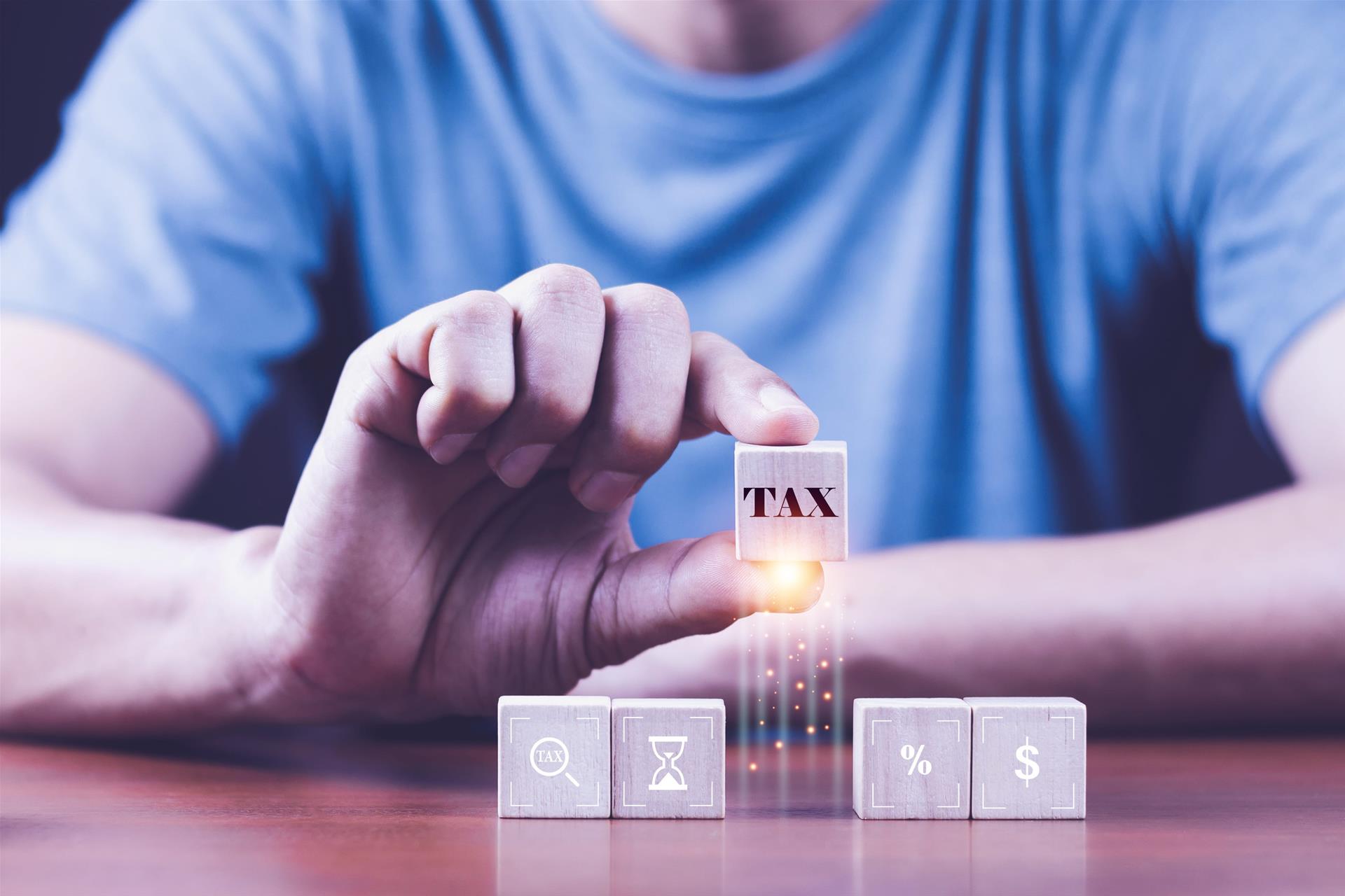 美国医保出新规！保险补贴可能要倒贴，收入越高还得越多