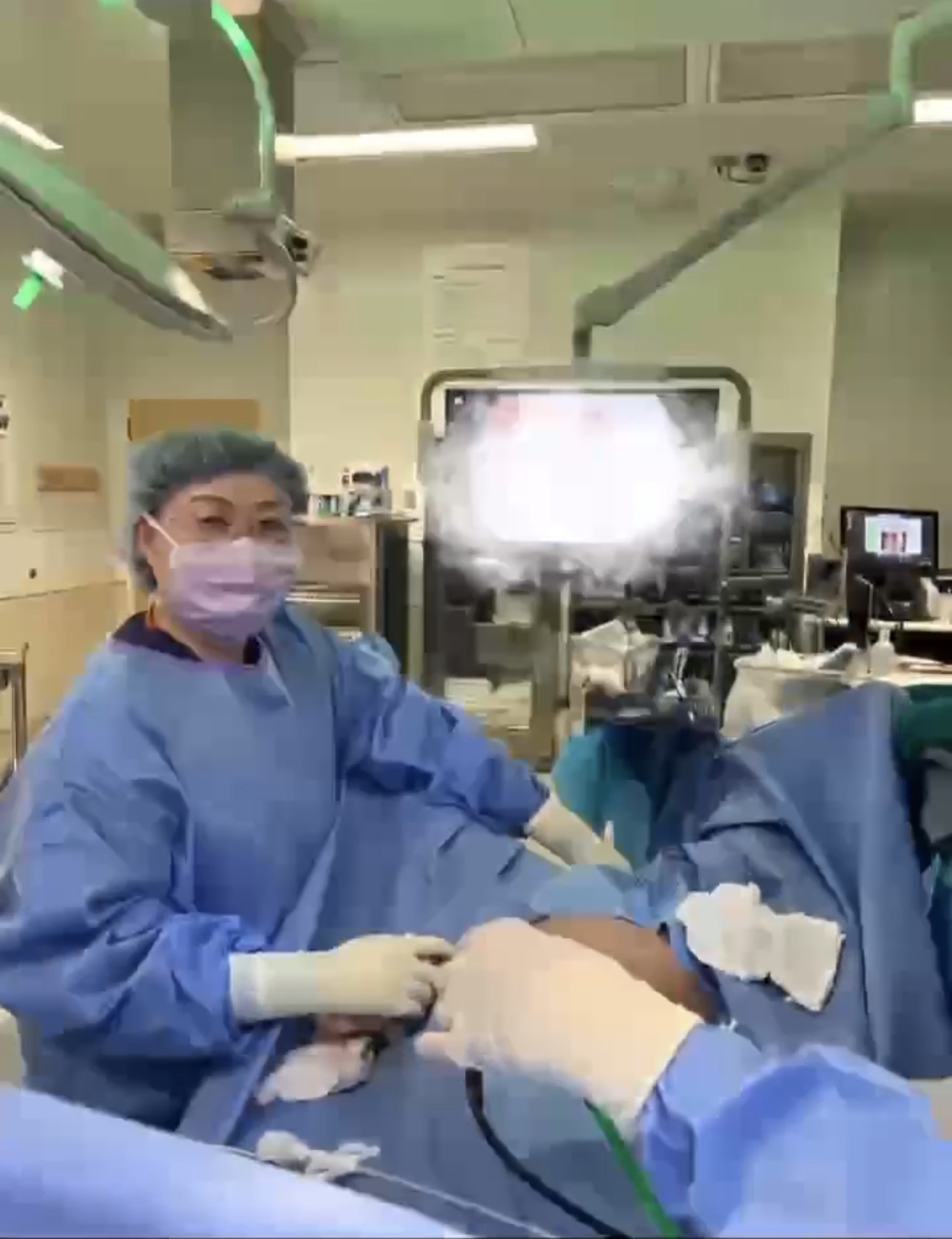 女子突发腹痛，竟是卵巢“扭转”！姚桂梅医生提醒：这种情况千万别硬撑 |南加州妇产科医学博士、美国妇产科专科医生姚桂梅