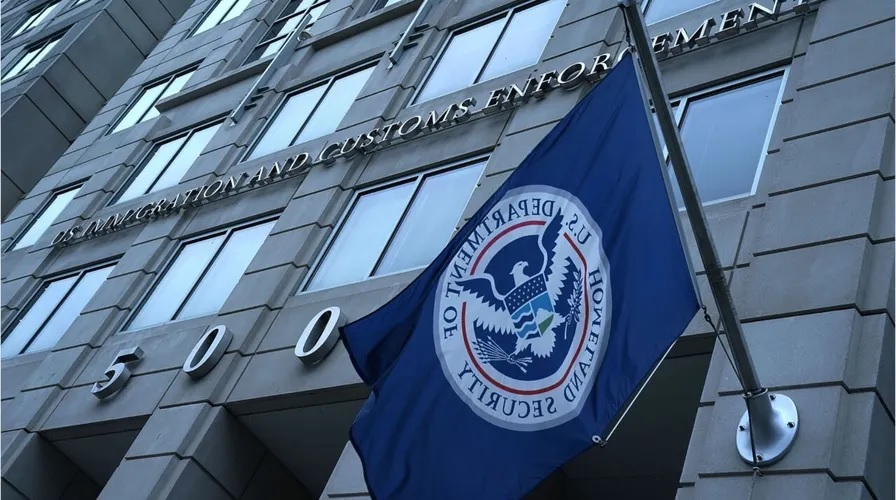ICE因错误导致6千名庇护申请者的个人信息泄漏！|王君宇律师楼