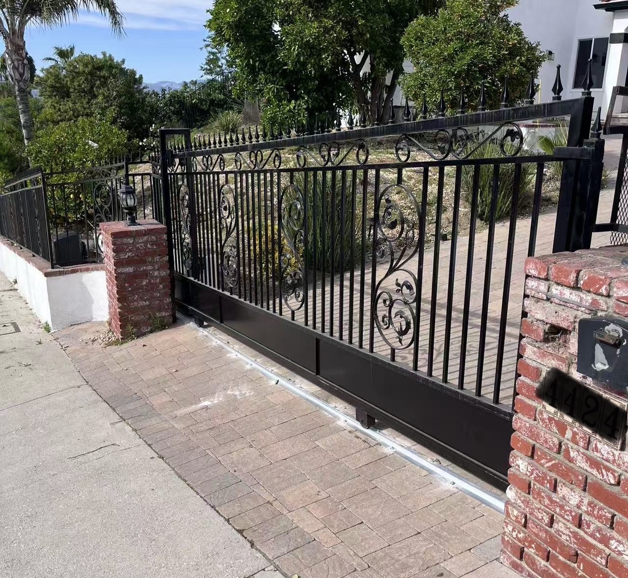 【铁艺制作】宏盛铁工厂打造 Woodland Hills 高品质铁栅栏门工程